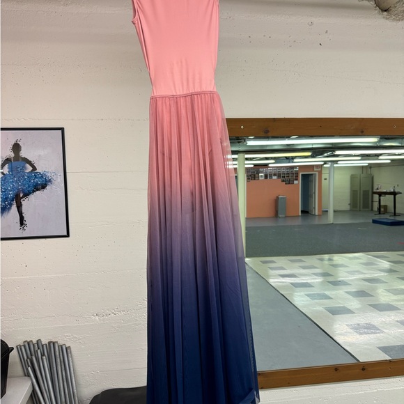Weissman's Only Love
Beautiful Ombre Costume. Never worn without tags. SA - Picture 2 of 2